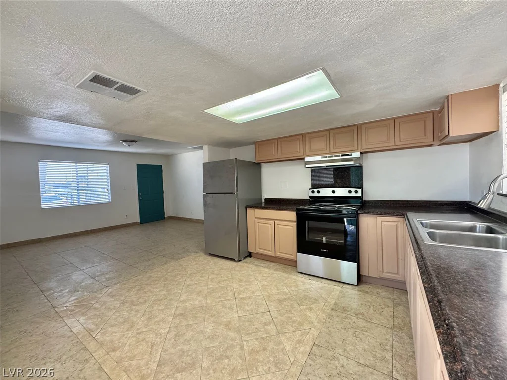 1815 Evelyn, Henderson, NV 89011
