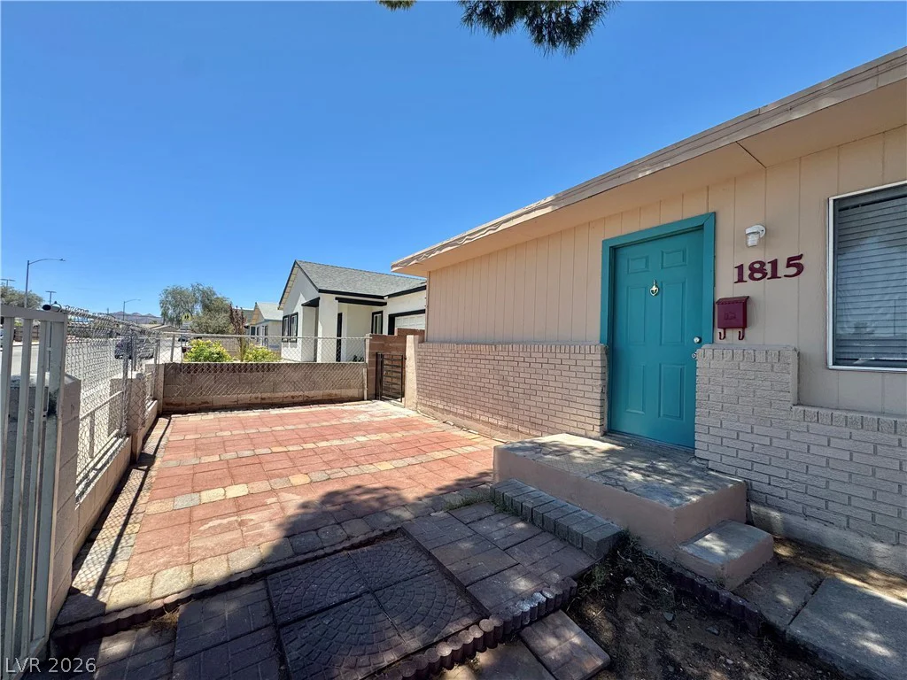 1815 Evelyn, Henderson, NV 89011