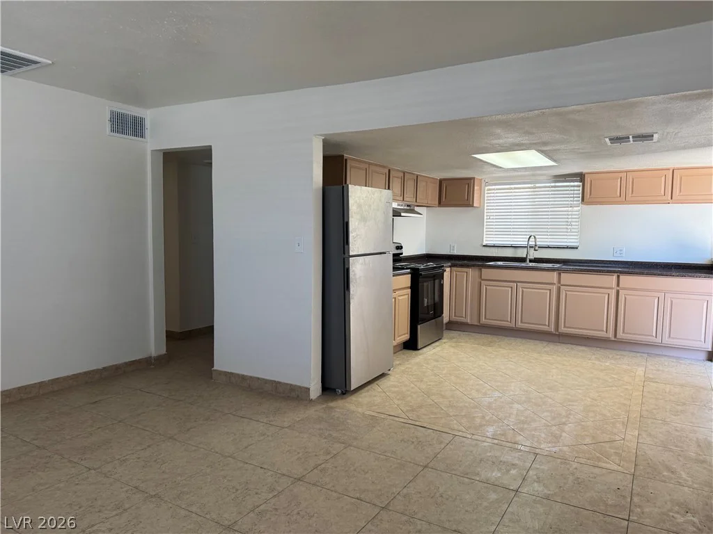 1815 Evelyn, Henderson, NV 89011