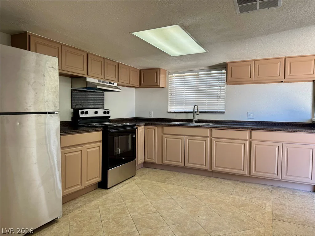 1815 Evelyn, Henderson, NV 89011