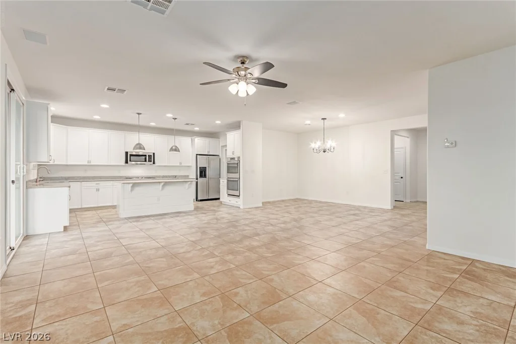 10407 Hemingway, Las Vegas, NV 89149
