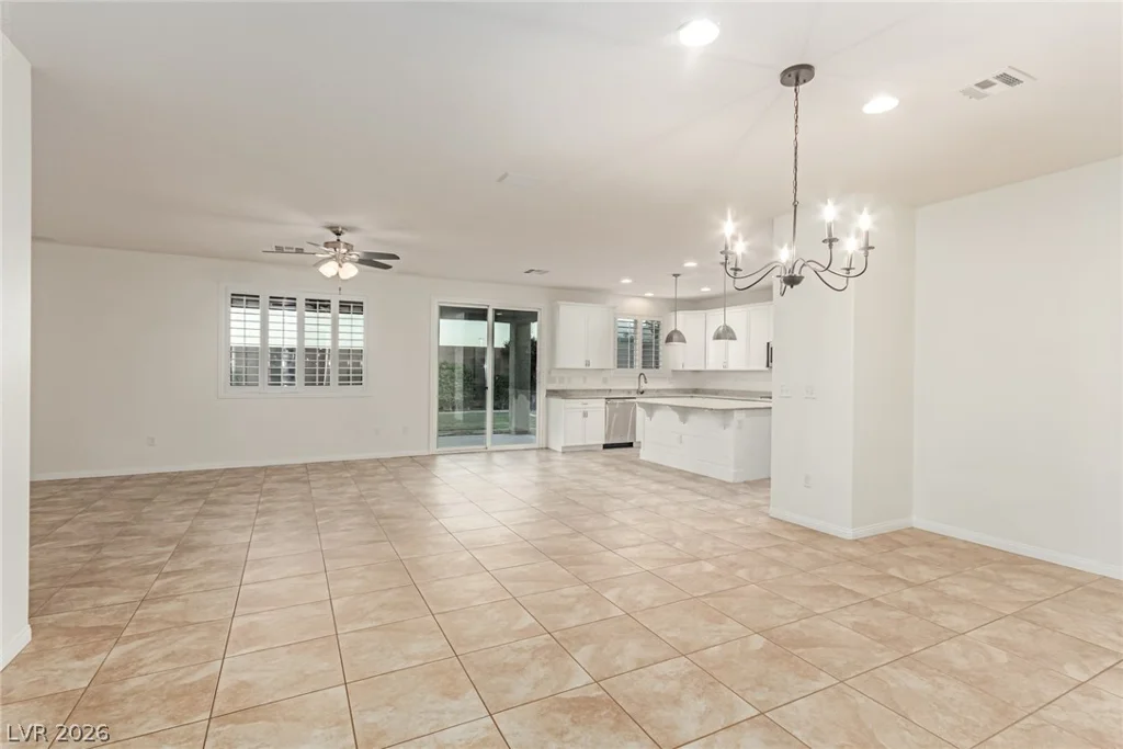 10407 Hemingway, Las Vegas, NV 89149