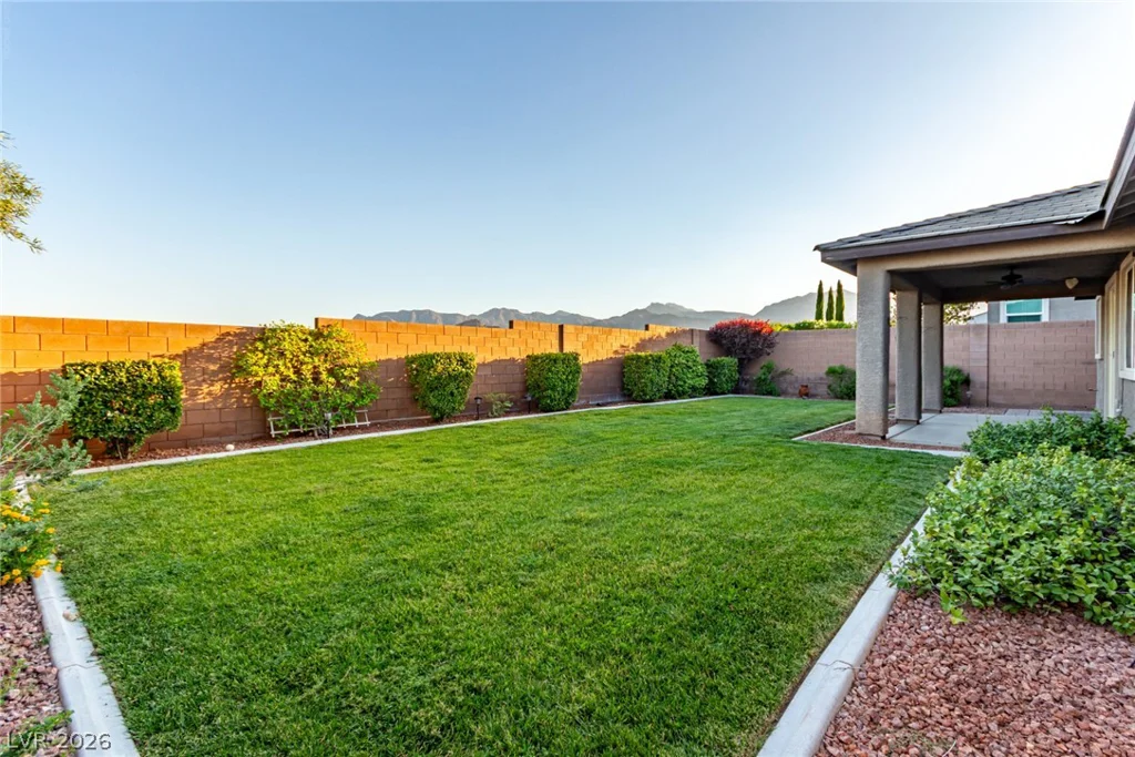 10407 Hemingway, Las Vegas, NV 89149
