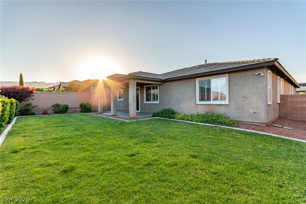 10407 Hemingway, Las Vegas, NV 89149