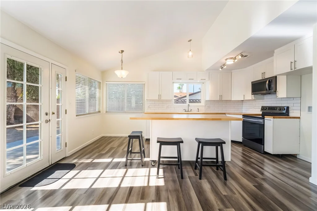 417 Meadow Valley, Las Vegas, NV 89107