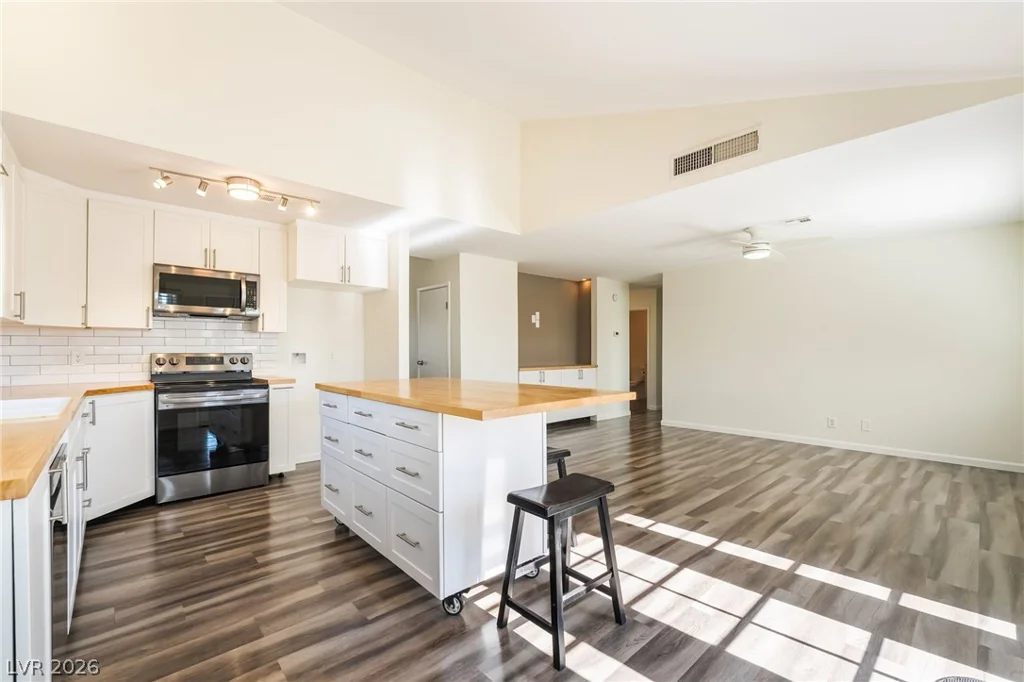 417 Meadow Valley, Las Vegas, NV 89107