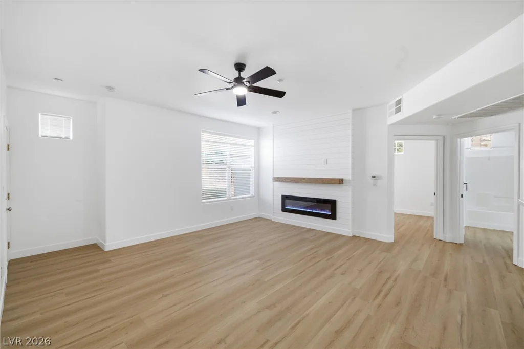 5855 Valley, North Las Vegas, NV 89031