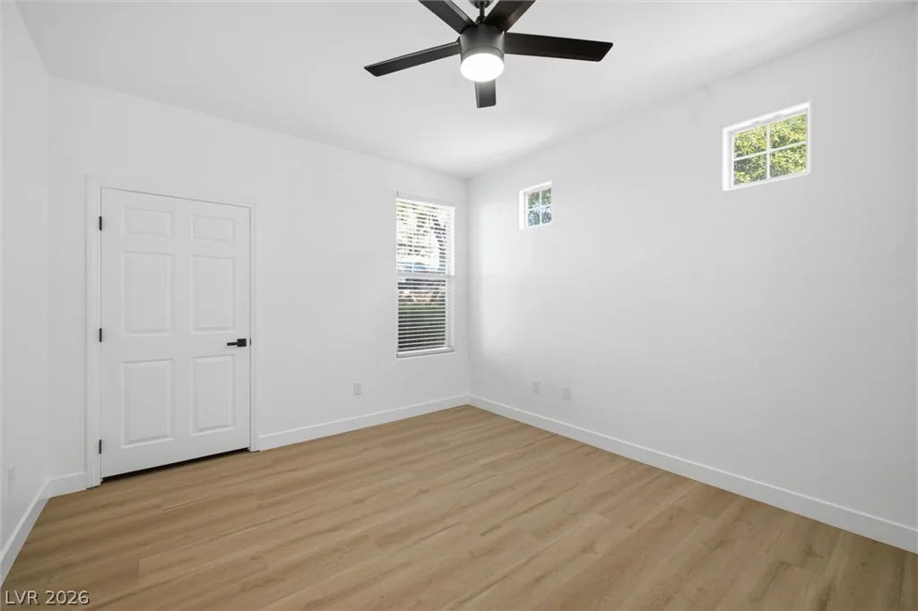 5855 Valley, North Las Vegas, NV 89031