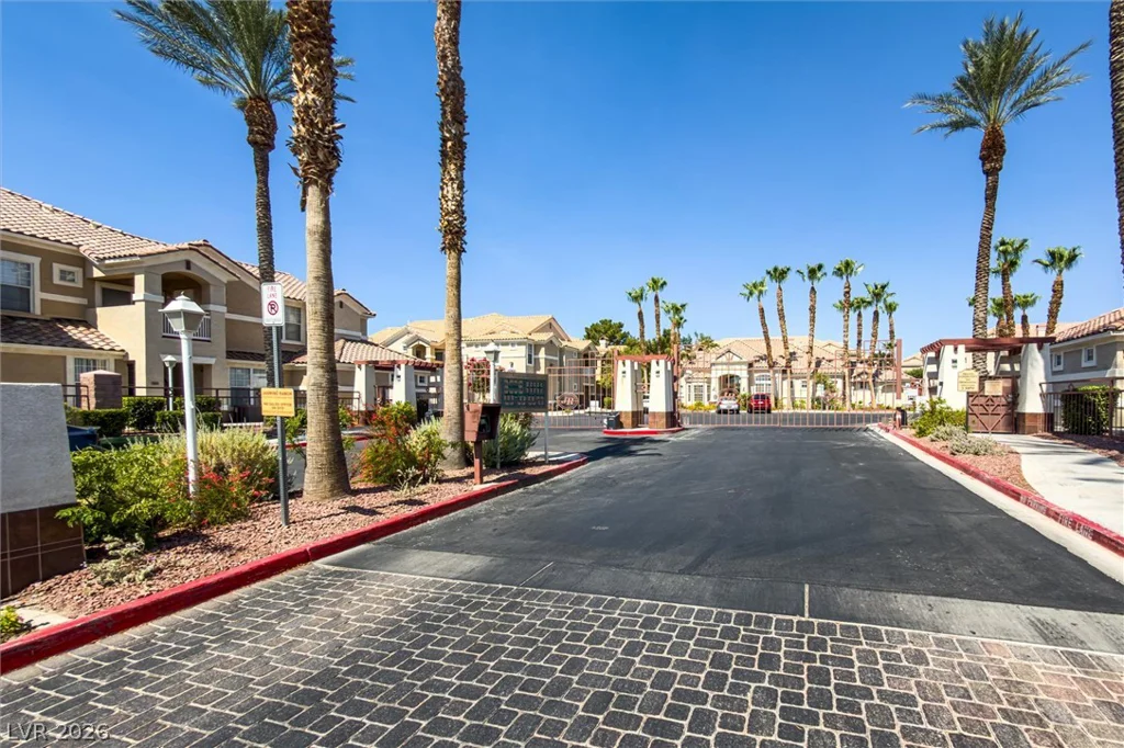 5855 Valley, North Las Vegas, NV 89031