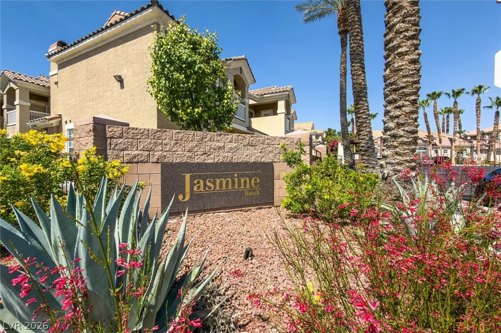 5855 Valley, North Las Vegas, NV 89031