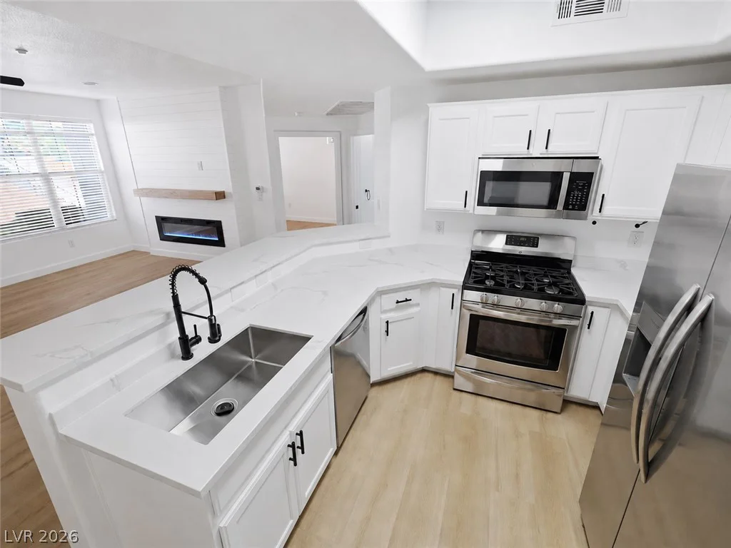 5855 Valley, North Las Vegas, NV 89031