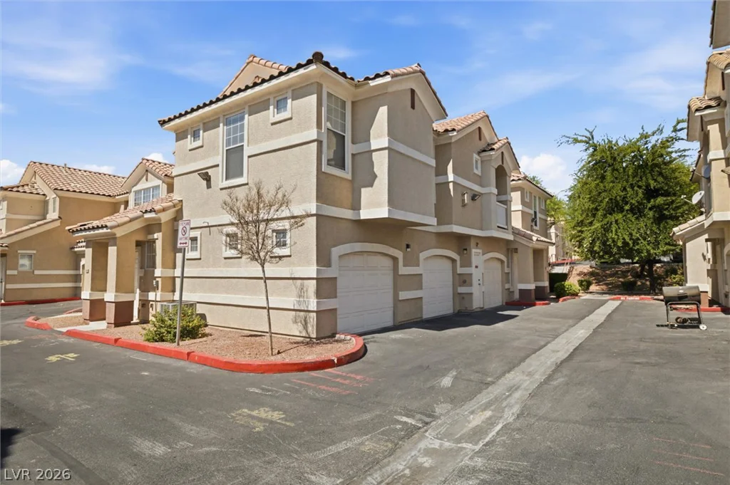 5855 Valley, North Las Vegas, NV 89031