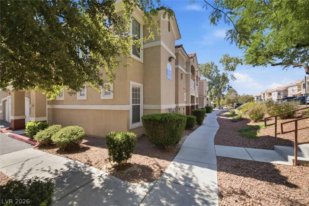 5855 Valley, North Las Vegas, NV 89031