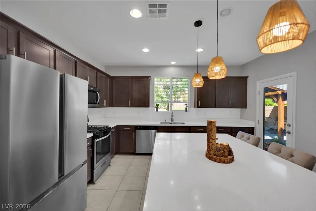 8031 Skye Bridge, Las Vegas, NV 89166