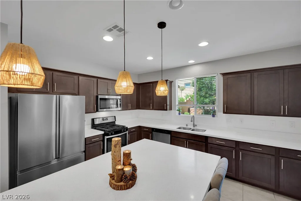 8031 Skye Bridge, Las Vegas, NV 89166