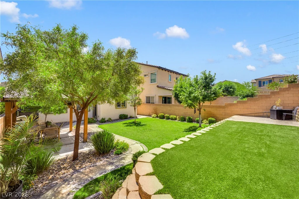 8031 Skye Bridge, Las Vegas, NV 89166