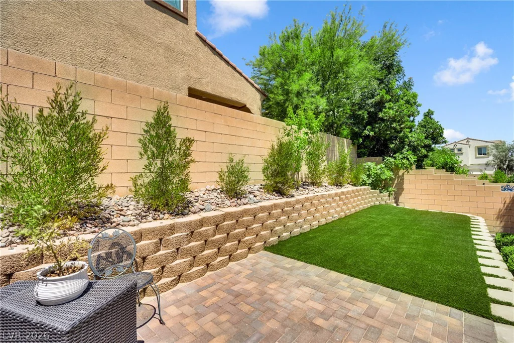8031 Skye Bridge, Las Vegas, NV 89166
