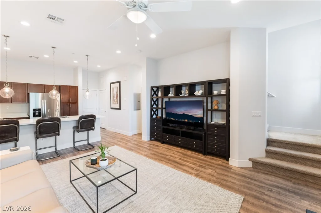 6432 Spring Jog, Las Vegas, NV 89166