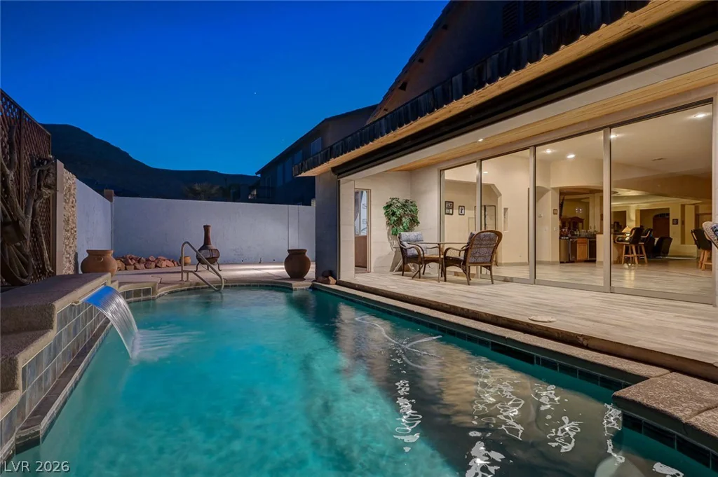 10093 Golden Bluff, Las Vegas, NV 89148