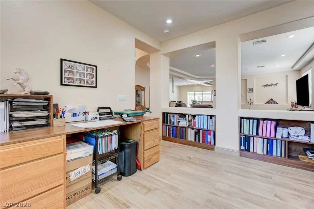 10093 Golden Bluff, Las Vegas, NV 89148