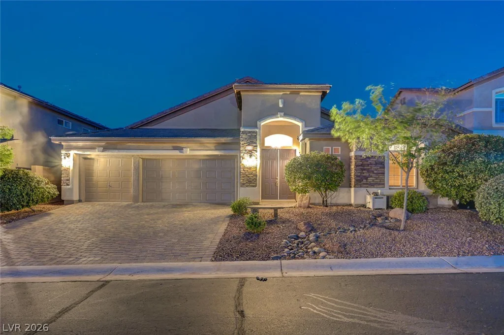 10093 Golden Bluff, Las Vegas, NV 89148