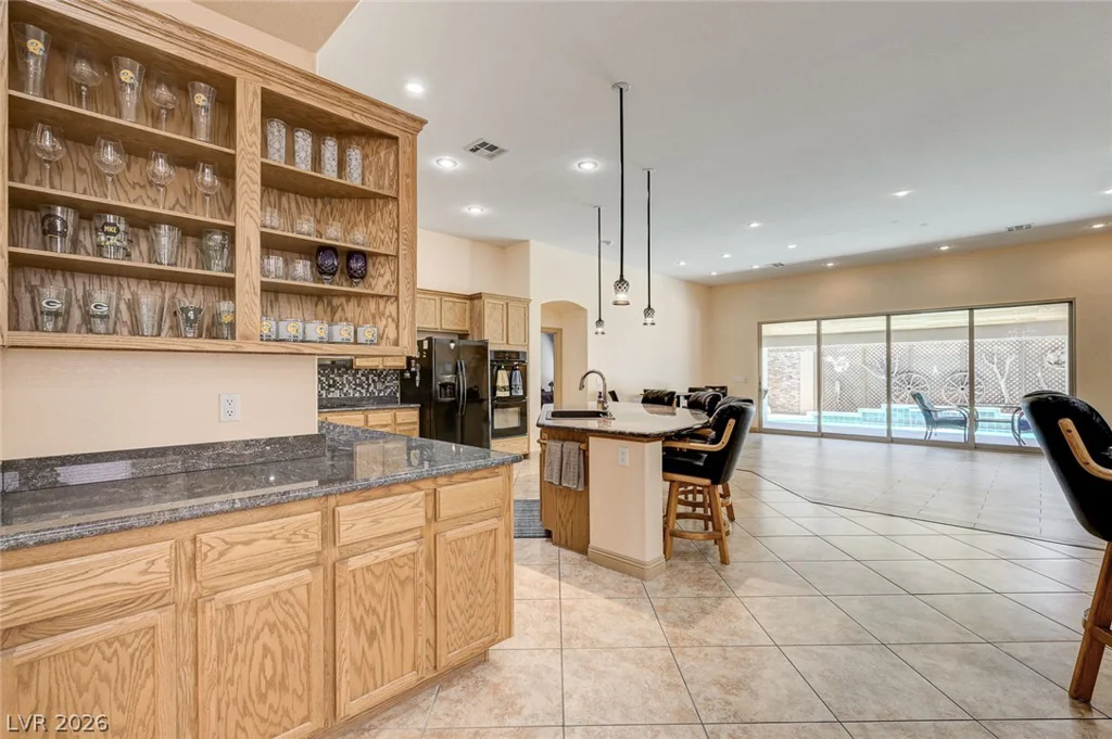 10093 Golden Bluff, Las Vegas, NV 89148