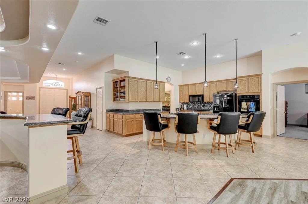 10093 Golden Bluff, Las Vegas, NV 89148