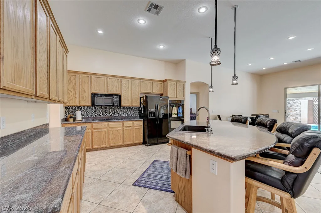 10093 Golden Bluff, Las Vegas, NV 89148