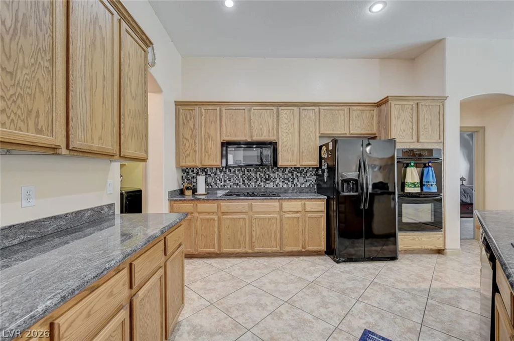 10093 Golden Bluff, Las Vegas, NV 89148
