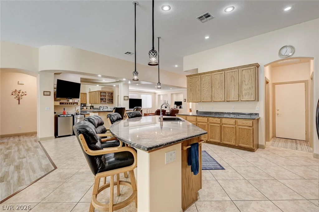 10093 Golden Bluff, Las Vegas, NV 89148
