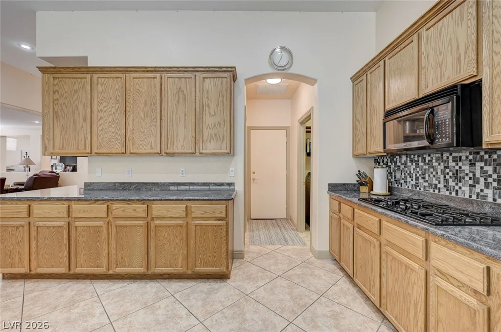 10093 Golden Bluff, Las Vegas, NV 89148