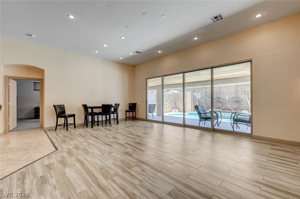 10093 Golden Bluff, Las Vegas, NV 89148