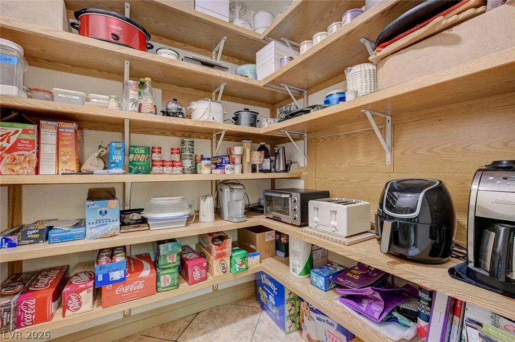 10093 Golden Bluff, Las Vegas, NV 89148