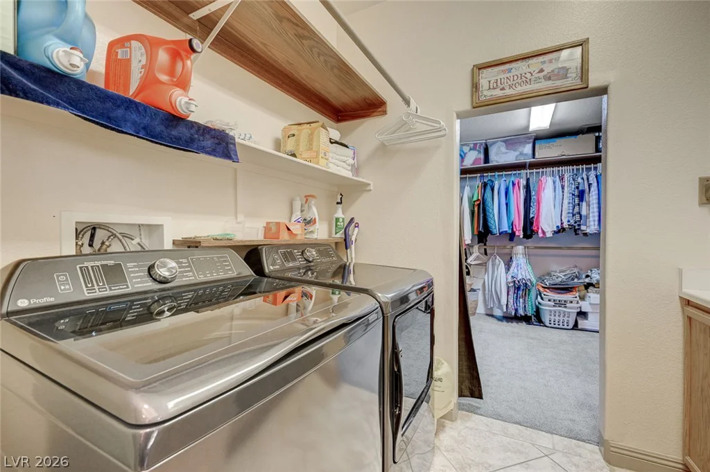 10093 Golden Bluff, Las Vegas, NV 89148