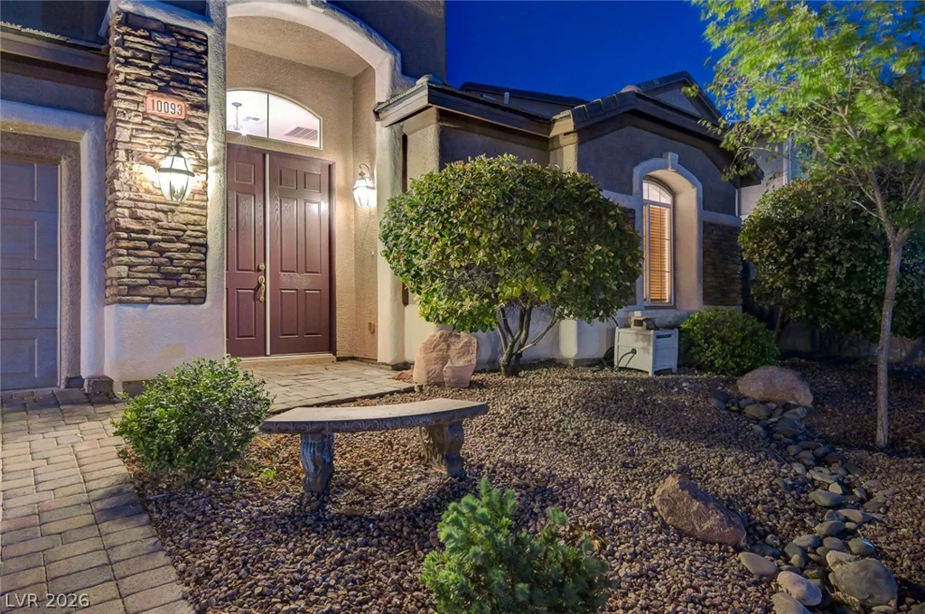 10093 Golden Bluff, Las Vegas, NV 89148