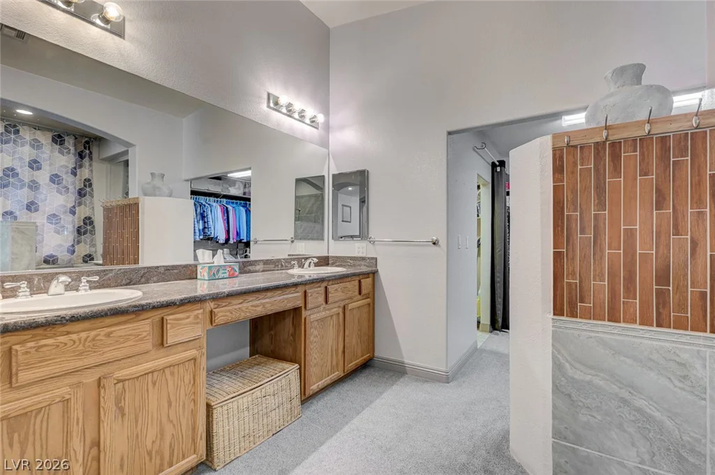 10093 Golden Bluff, Las Vegas, NV 89148