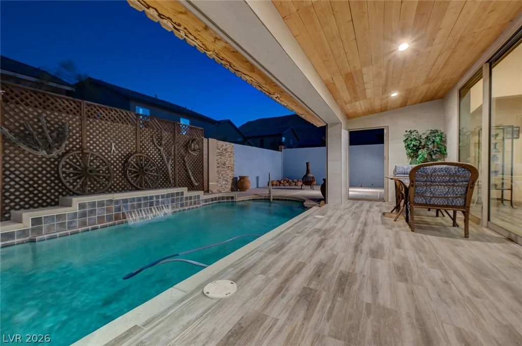 10093 Golden Bluff, Las Vegas, NV 89148