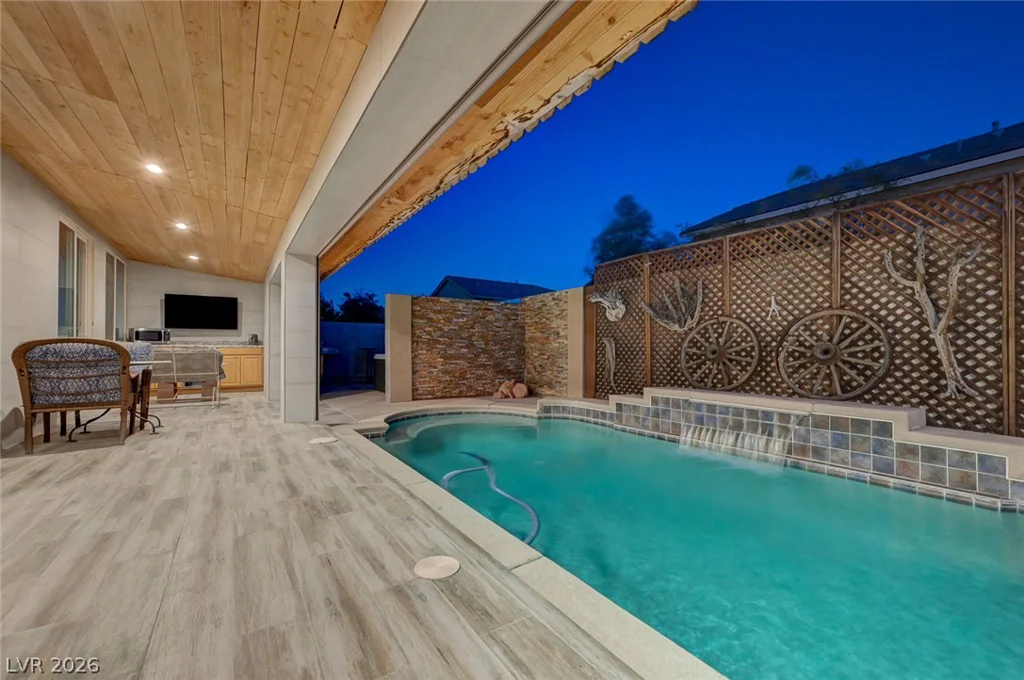 10093 Golden Bluff, Las Vegas, NV 89148