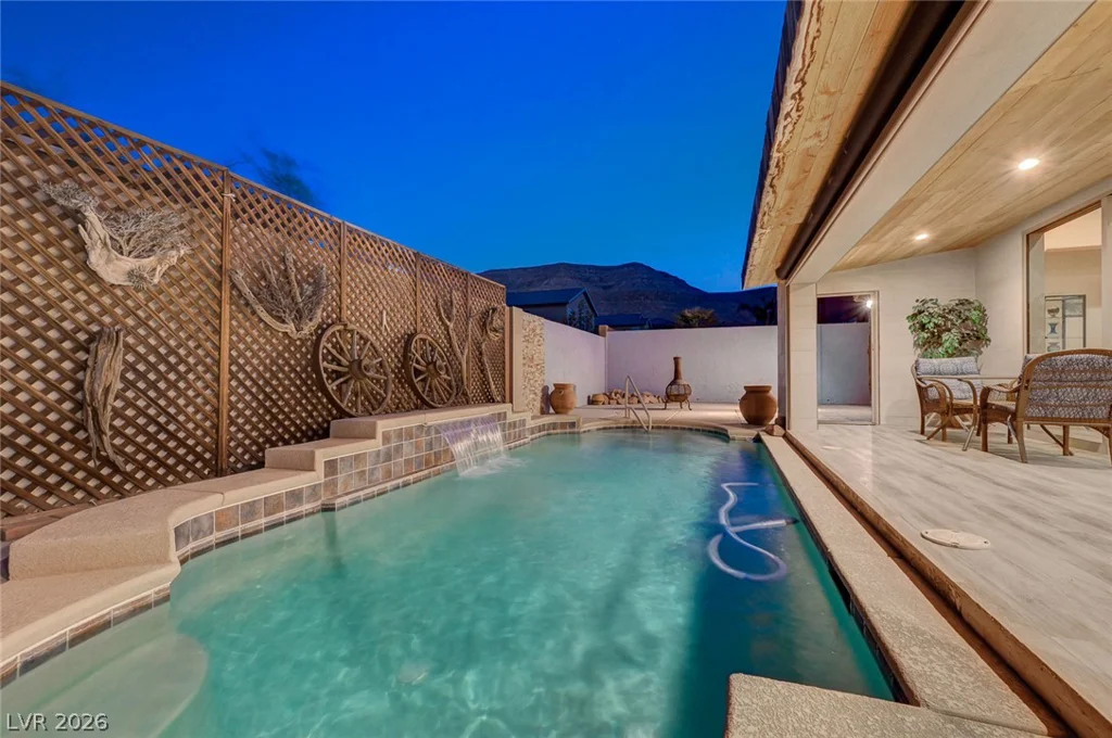 10093 Golden Bluff, Las Vegas, NV 89148