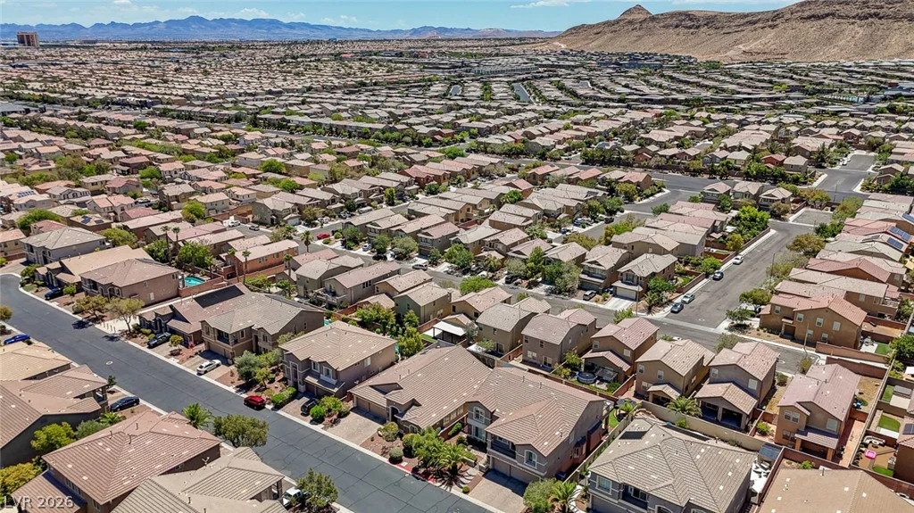 10093 Golden Bluff, Las Vegas, NV 89148