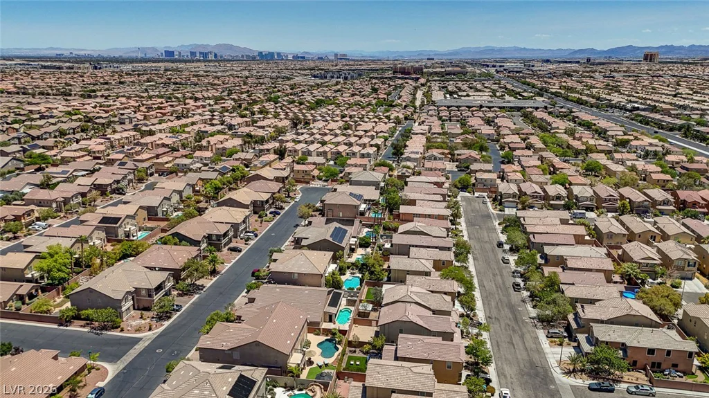10093 Golden Bluff, Las Vegas, NV 89148