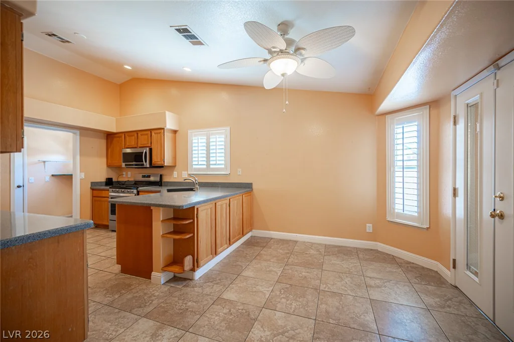 4353 Valley Regents, North Las Vegas, NV 89032