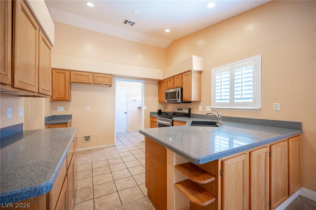 4353 Valley Regents, North Las Vegas, NV 89032