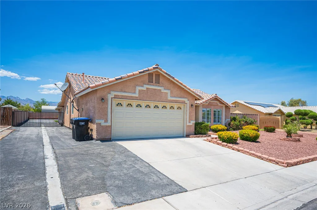 4353 Valley Regents, North Las Vegas, NV 89032