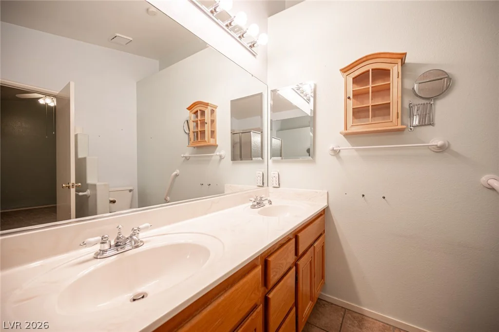 4353 Valley Regents, North Las Vegas, NV 89032