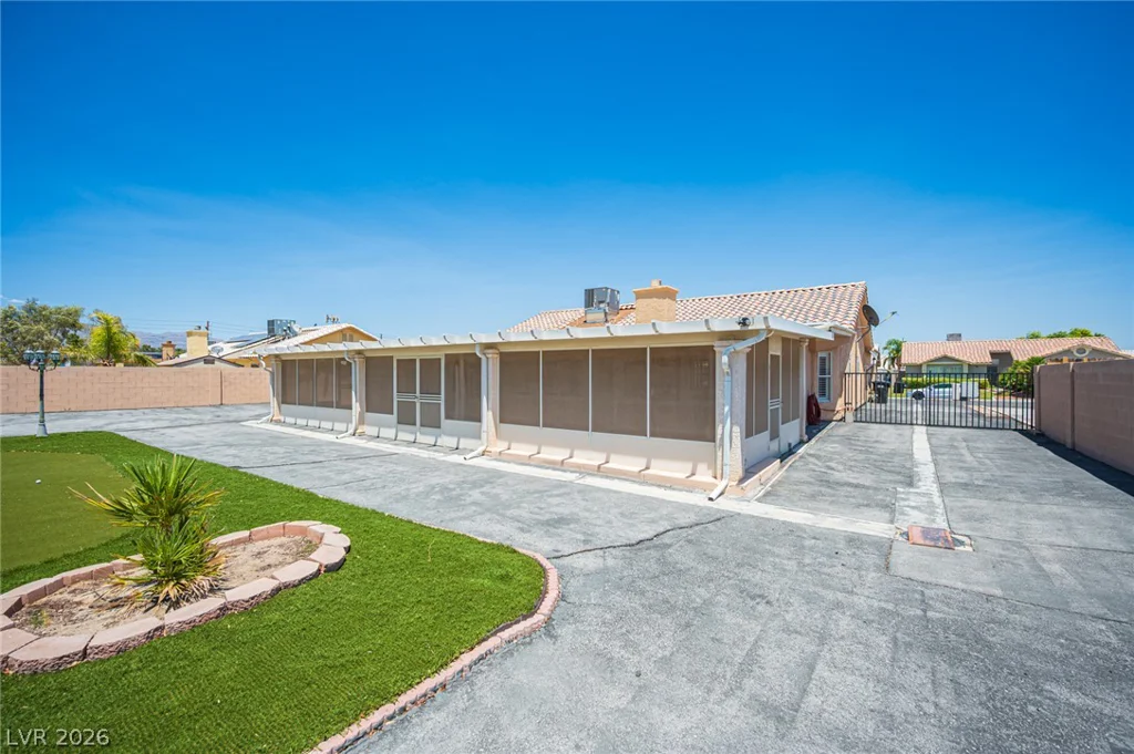 4353 Valley Regents, North Las Vegas, NV 89032