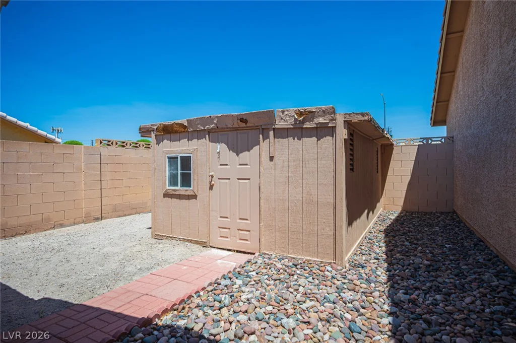 4353 Valley Regents, North Las Vegas, NV 89032