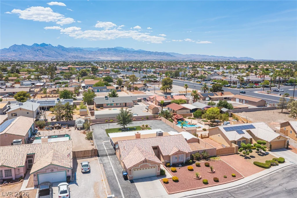 4353 Valley Regents, North Las Vegas, NV 89032