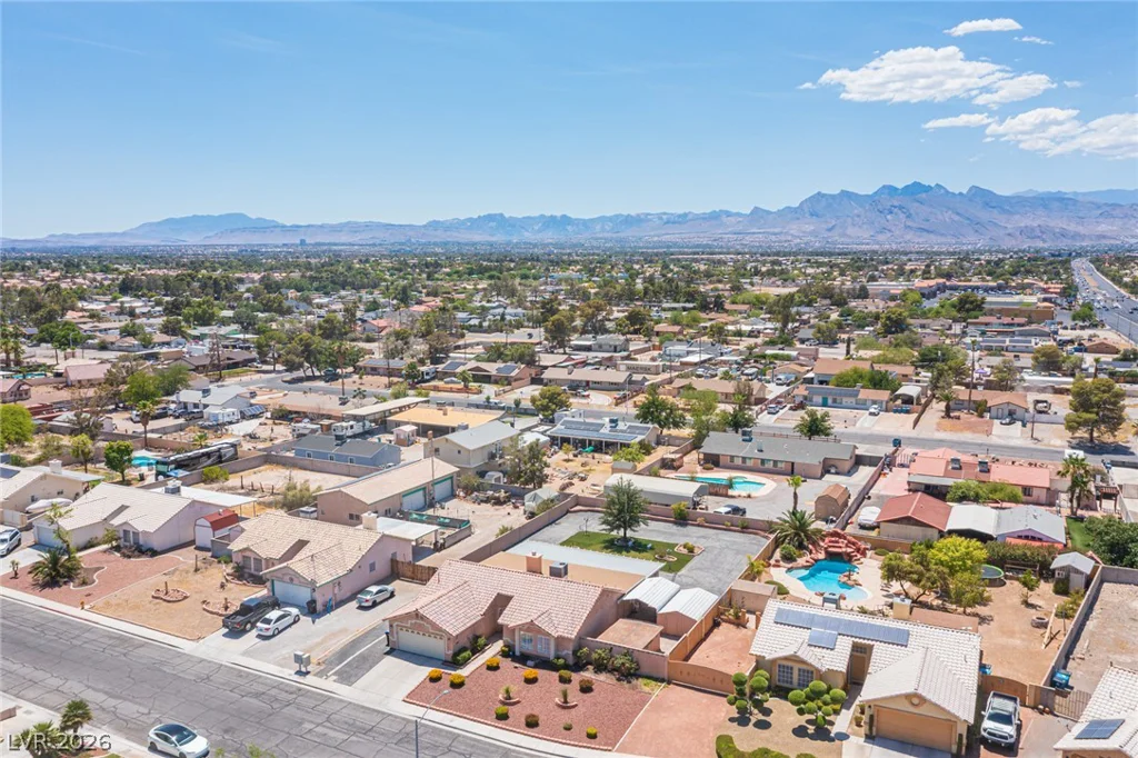4353 Valley Regents, North Las Vegas, NV 89032