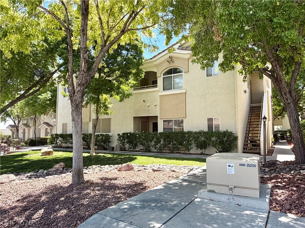 1420 Red Crest, Las Vegas, NV 89144